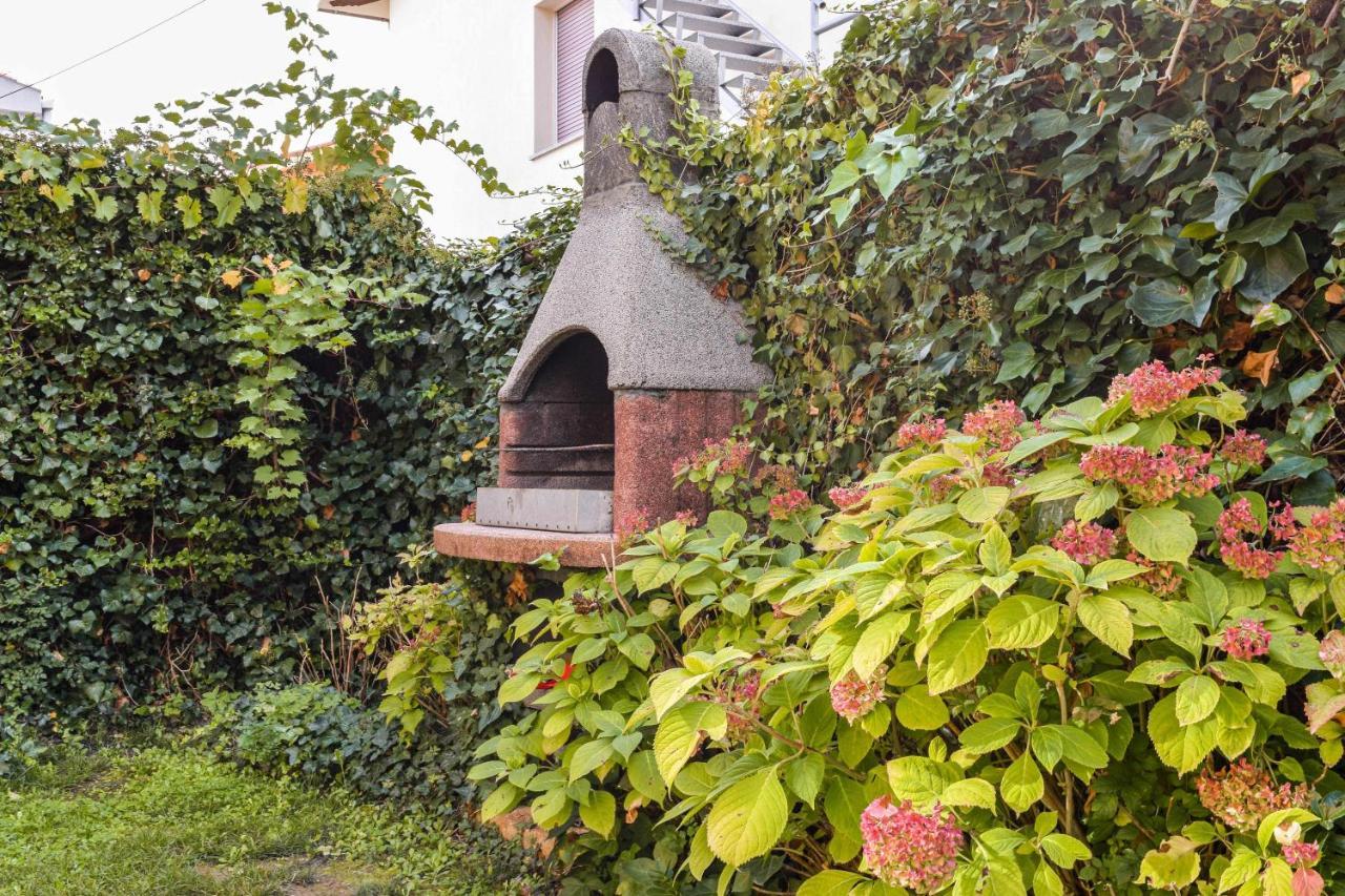 Can Camps Besalu Casa Planta Baja Con Jardin מראה חיצוני תמונה