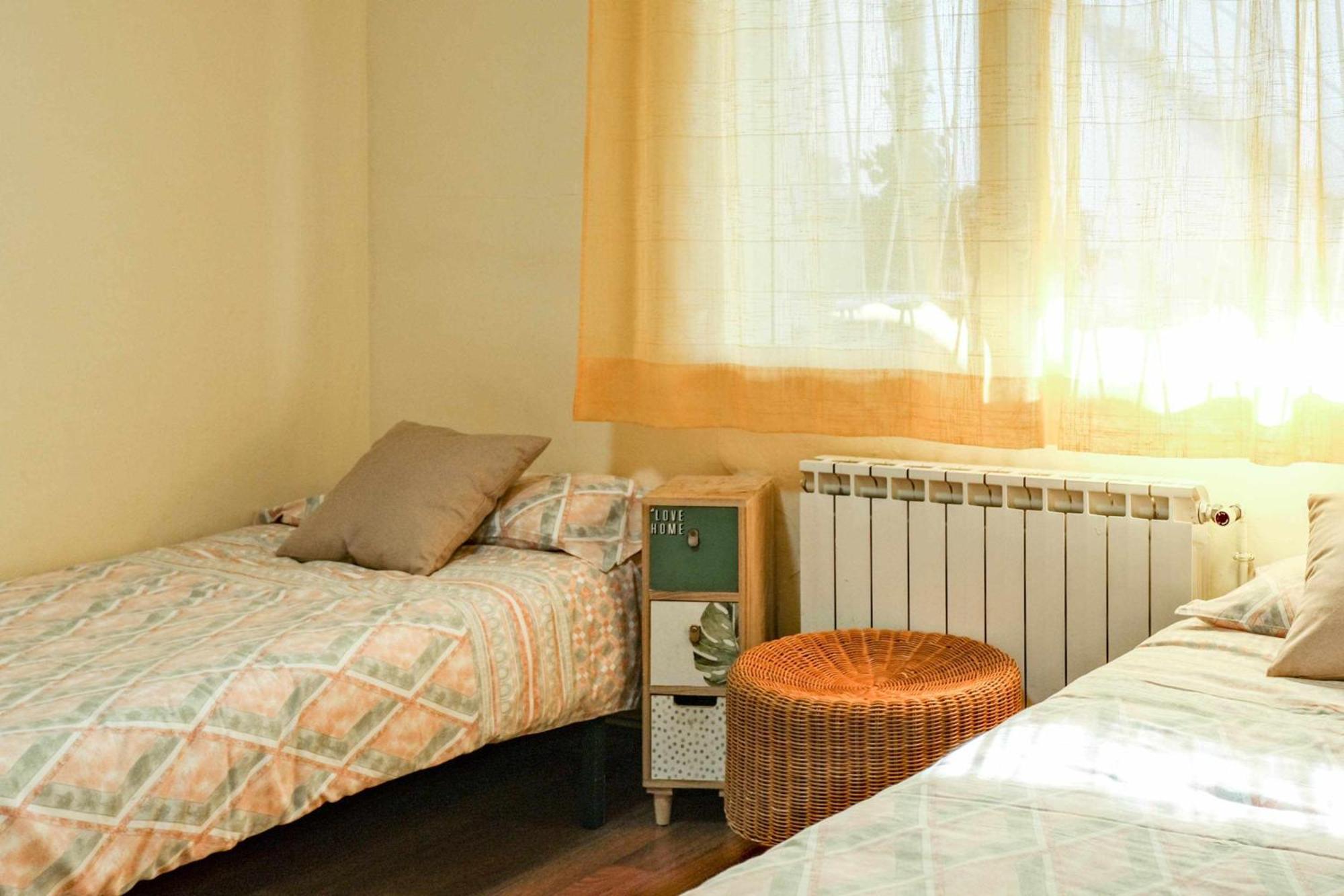 Can Camps Besalu Casa Planta Baja Con Jardin מראה חיצוני תמונה