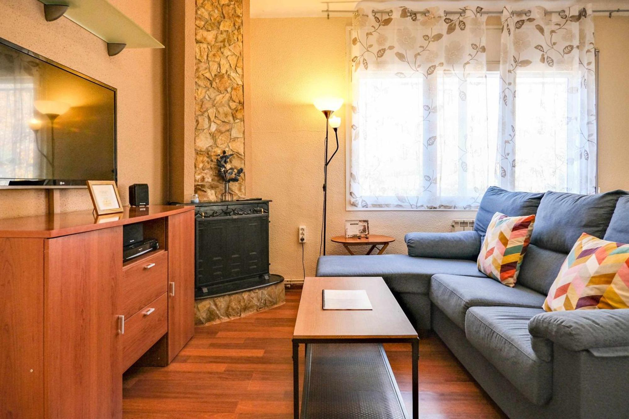 Can Camps Besalu Casa Planta Baja Con Jardin מראה חיצוני תמונה